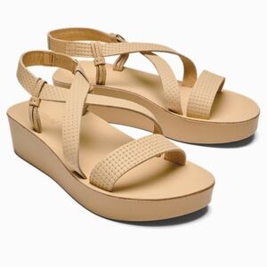 OluKai Onohi Strappy Leather Sandals Shoes Arch Support NWT Women’s 7 Warm Beige